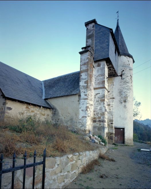 Vue générale depuis l'entrée du cimetière (depuis le nord ouest).