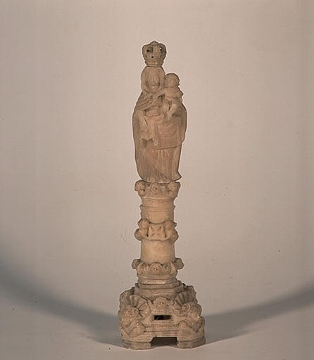 Statue : Vierge à l'Enfant