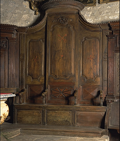 Siège de célébrant ; banc de choeur