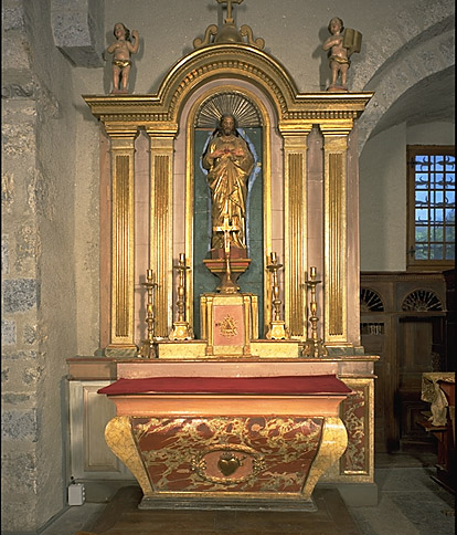 Vue générale de l'autel-retable du Sacré Coeur.