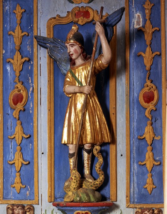 Statue:saint Michel terrassant le dragon