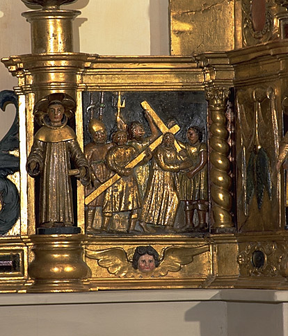 Montée au Calvaire sur l'aile gauche, après restauration.