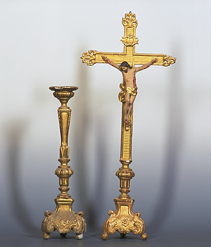 Garniture d'autel (6 chandeliers d'autel, croix d'autel)