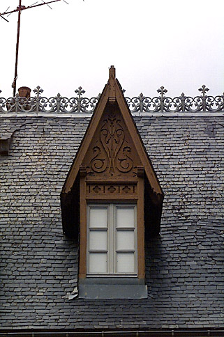 Lucarne de la travée principale.