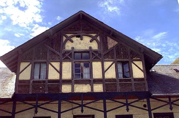 Pignon du chalet de l'orphelinat.
