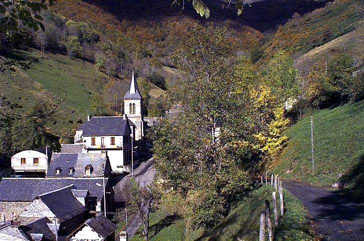 Entrée du village, vers l'aval.