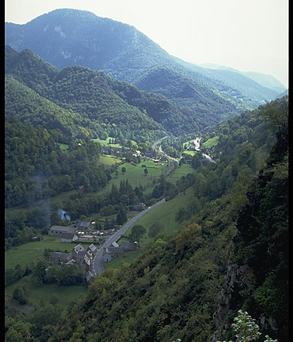 Le hameau d'Escalère vu depuis la route de Jumet.
