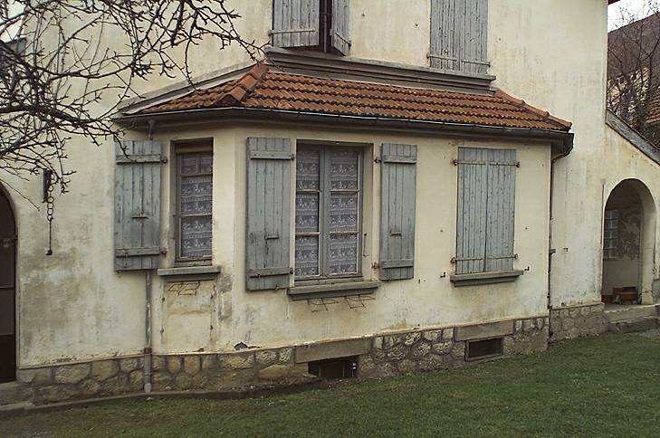Détail de l'élévation principale : bow-window.