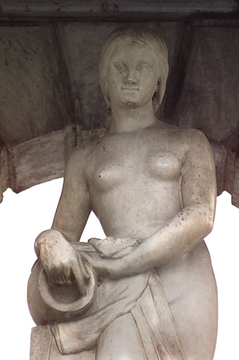Statue de naïade, détail.