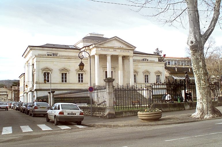 Ensemble vu depuis le boulevard Gambetta, à l'est.