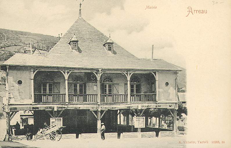 L'ancienne mairie-halle détruite vers 1930.