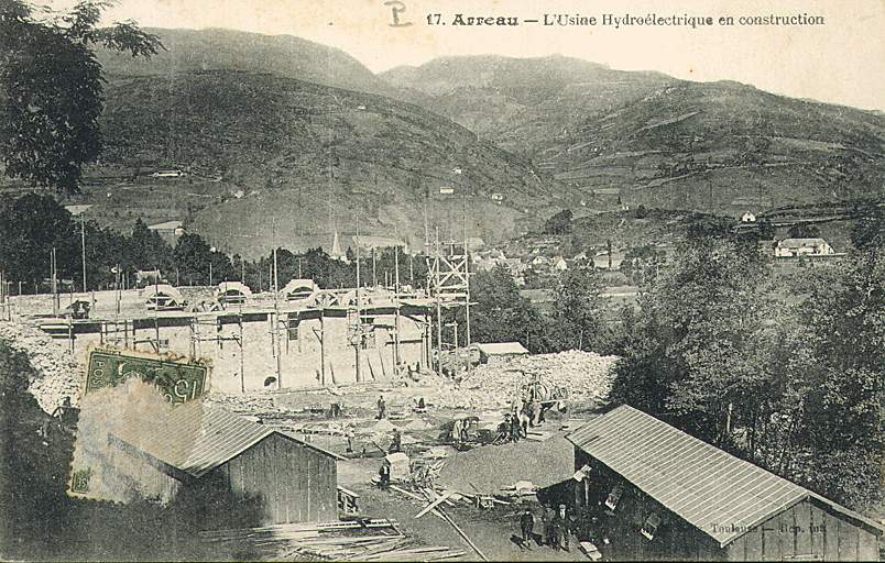 La centrale en construction vers 1911.