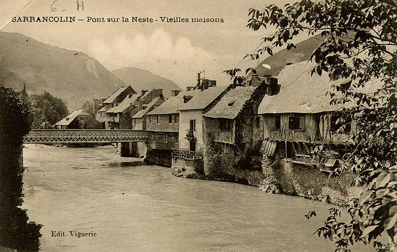 Maisons au bord de la Neste, au début du 20e siècle.