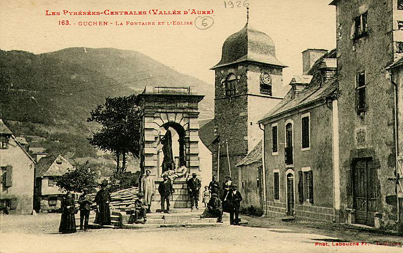 La fontaine au début du 20e siècle.