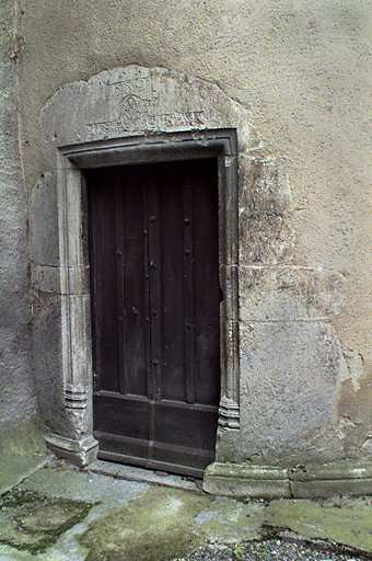 Porte de la tour d'escalier.