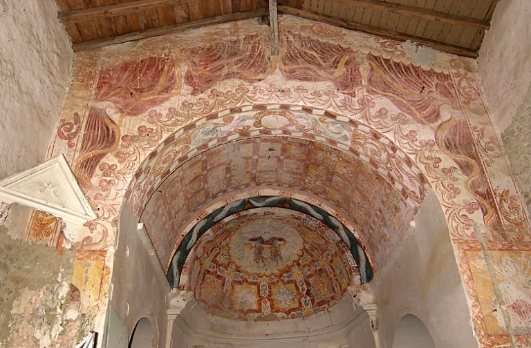 Intérieur, vue d'ensemble du choeur.