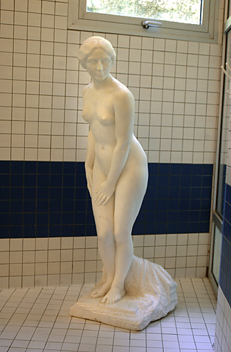 Statue : Baigneuse