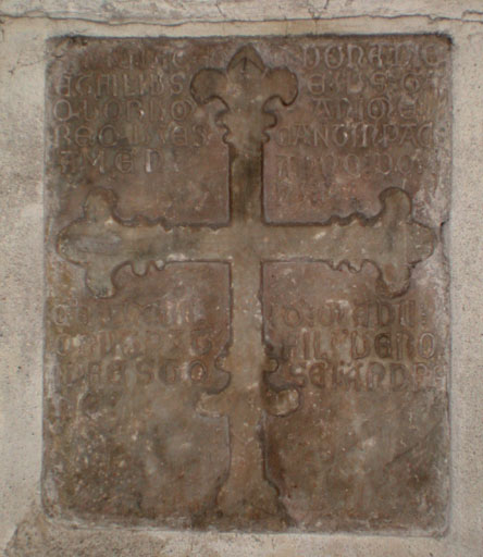 Plaque commémorative de fondation d'une chapelle