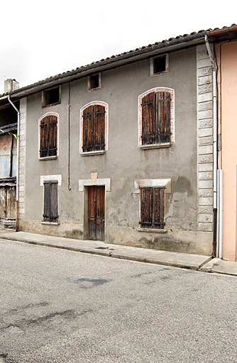 Maison de 1775 appartenant au Marquis de Bonnac : façade sur rue.