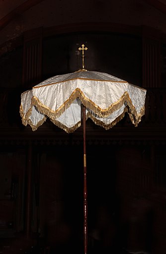 Ombellino de procession (ombellino du Saint-Sacrement)