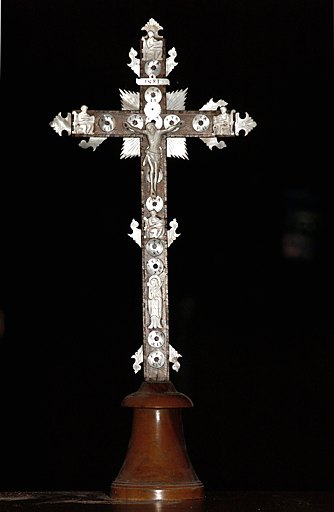 Croix d'autel dite croix de Jérusalem : Christ en croix, les Evangélistes