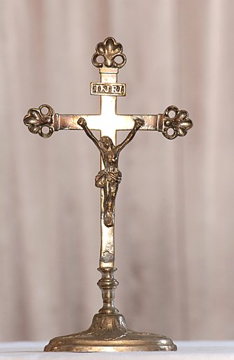 Croix d'autel : Christ en croix