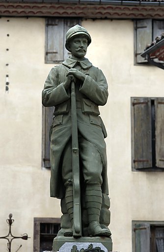 Statue de "Poilu" de la guerre de 1914-1918