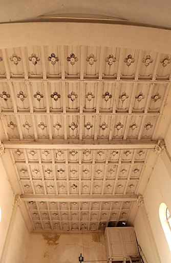 Plafond à caissons de la nef, de style néo-gothique