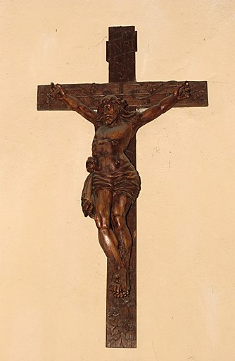 Croix : Christ en croix (demi-nature)