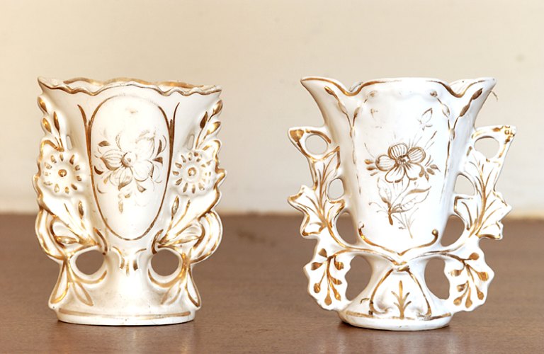 Ensemble de 2 paires de vases d'autel (vase à cornet), de style néo-rocaille : Fleurs