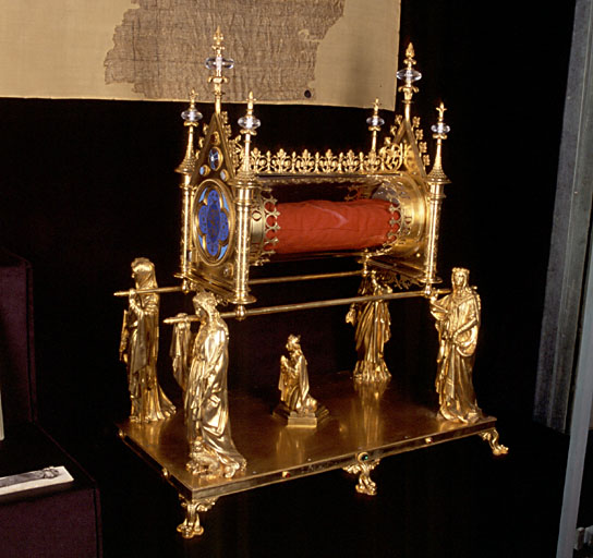 Vue du reliquaire-monstrance du voile de Sainte Foy, bronze doré, émaux et pierres précieuses, 1878, exécuté par l'orfèvre parisien Placide Poussielgue-Rusand.