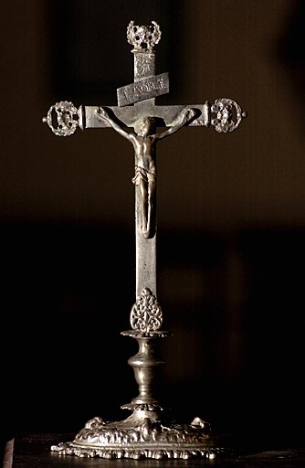 Croix d'autel : Christ en croix