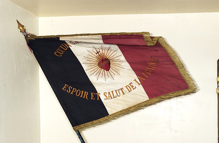 Étendard de procession (drapeau tricolore) : Coeur Sacré de Jésus Espoir et Salut de la France