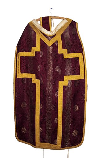 Ensemble d'un ornement violet : chasuble, étole et manipule