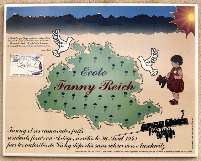 Vue d'ensemble de la plaque commémorative.