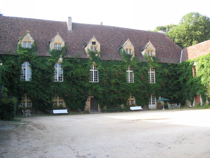 Corps principal, élévation est sur la cour.