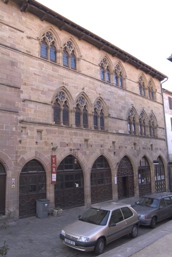 Façade sur la Grand-rue, vue depuis le nord-est.