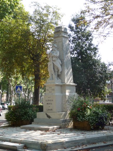 Monument aux morts de la guerre de 1914-1918, de la guerre de 1939-1945 et de la guerre d'Algérie