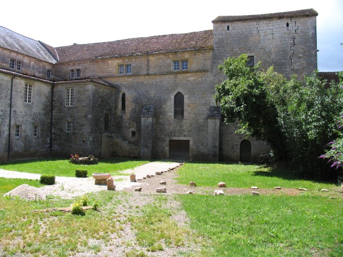Aile sud, élévations sur la cour.