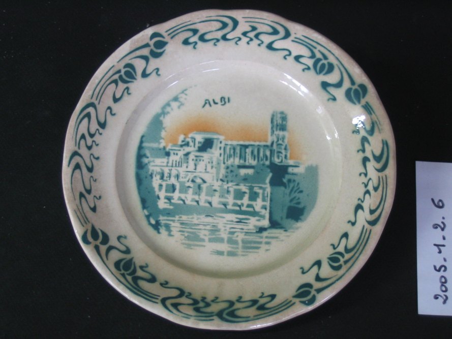 Série de 13 assiettes à dessert "festons décor Villes"