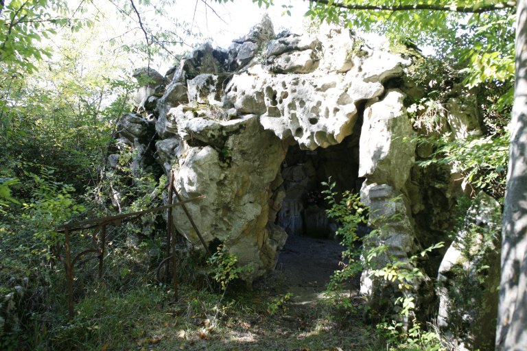 Fabriques de jardin du château de Sibra