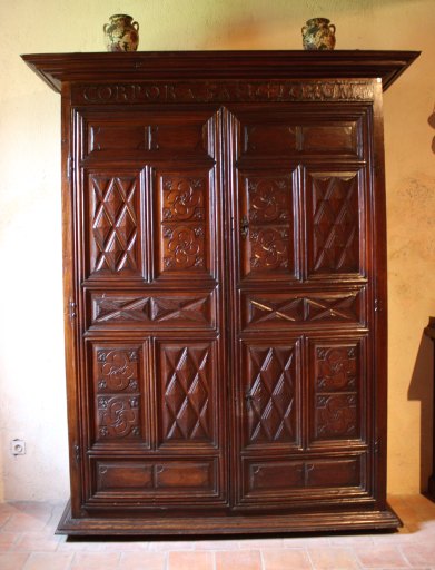 Armoire à reliquaires