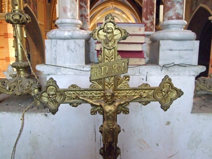 Ensemble de la garniture d'autel : Christ en croix et 6 chandeliers d'autel