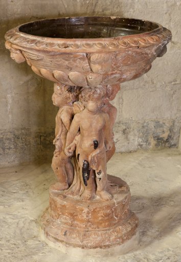 Fonts baptismaux (cuve baptismale à infusion) avec leur clôture