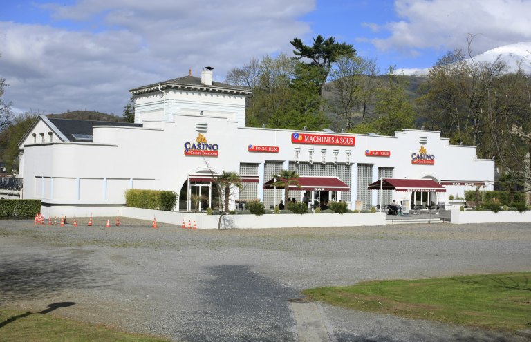 Casino, anciennement établissement médical dit Institut thérapeuthique