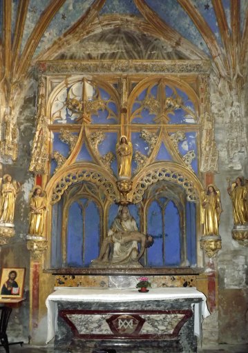 Autel secondaire et retable architecturé de la chapelle du Rosaire