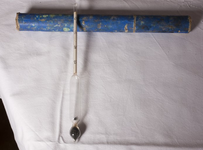 Instrument de mesure des densités dit pèse-moût