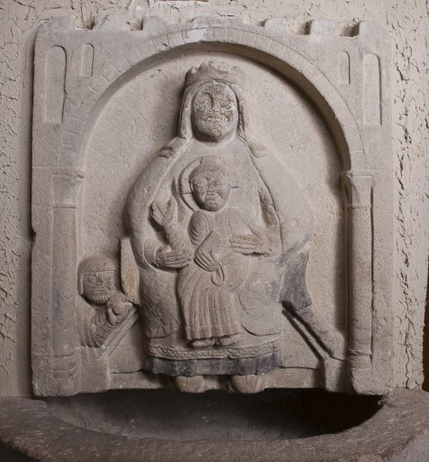 Bas-relief : Vierge à l'Enfant avec donateur