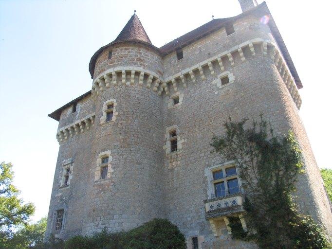 Vue d'ensemble du logis depuis le nord-ouest.