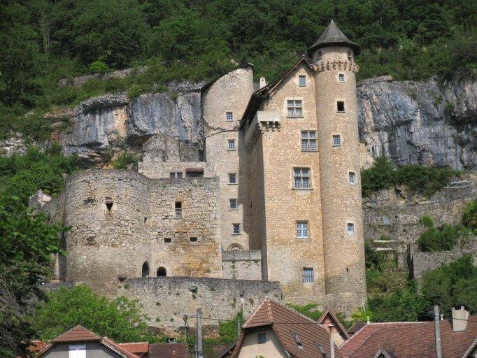 Vue du château depuis le sud-est.